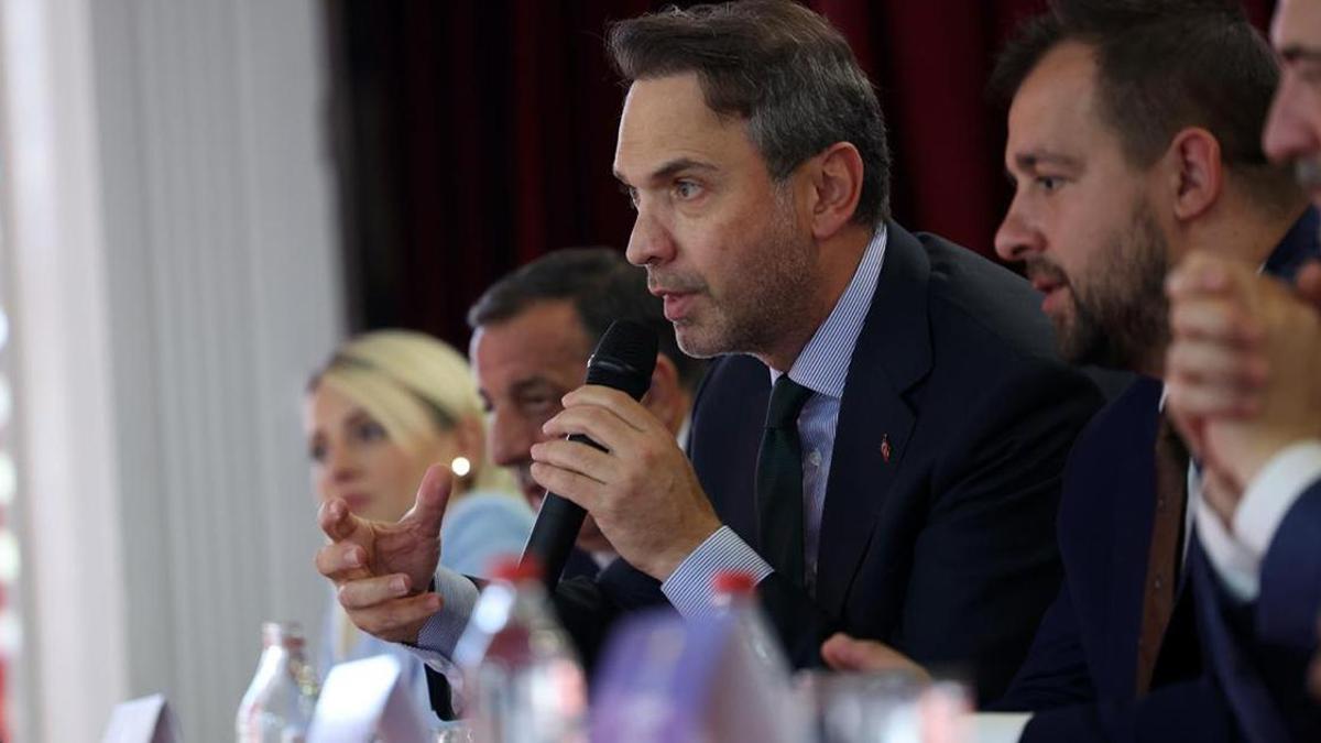 Bakan Bayraktardan Terörsüz Türkiye vurgusu: Gabarda olduğu gibi başarı hikayeleri yazmaya devam edeceğiz Detaylar…