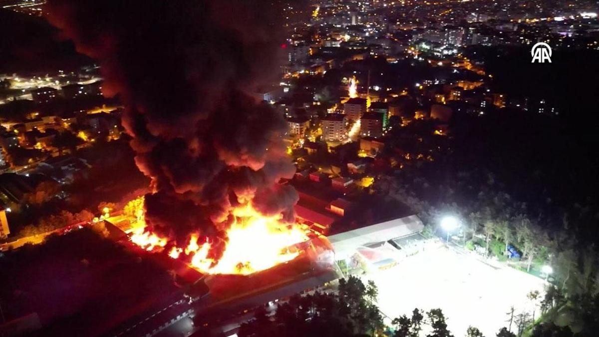SON DAKİKA | Çekmeköy’de ormana yakın fabrikada yangın! Detaylar…