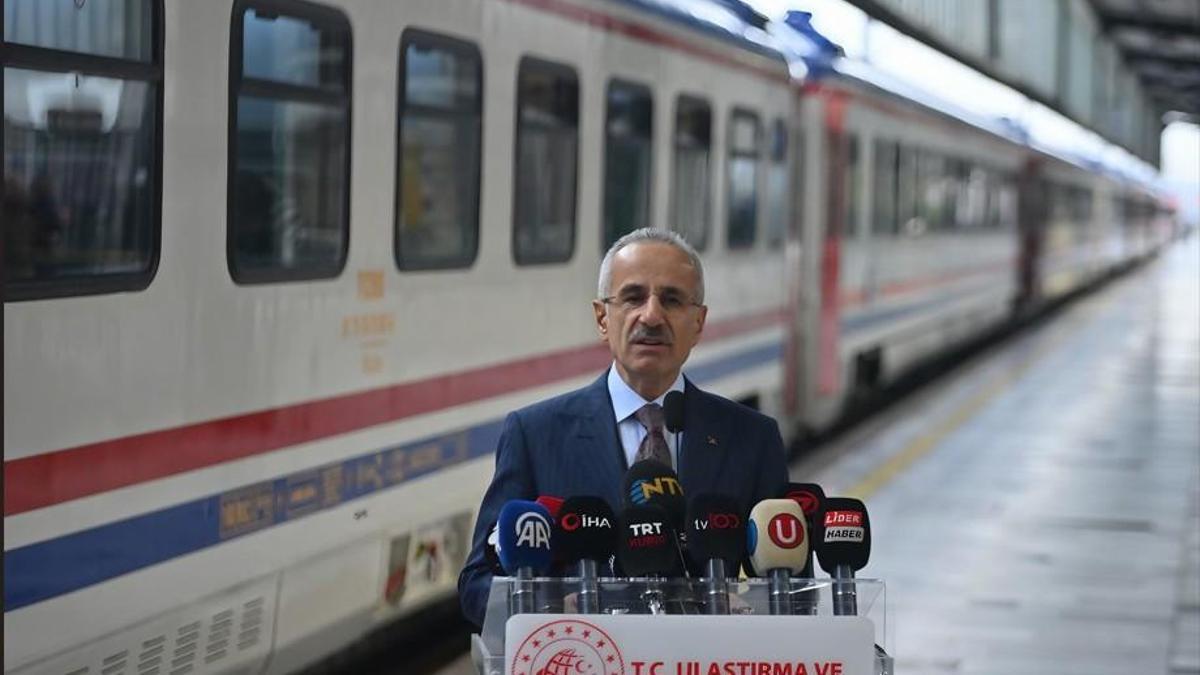 Bakan Uraloğlu, 4 Yeni Güneş Enerji Santrali ile Yıllık 1,5 Milyar Lira Tasarruf Sağlanacağını Açıkladı Detaylar…