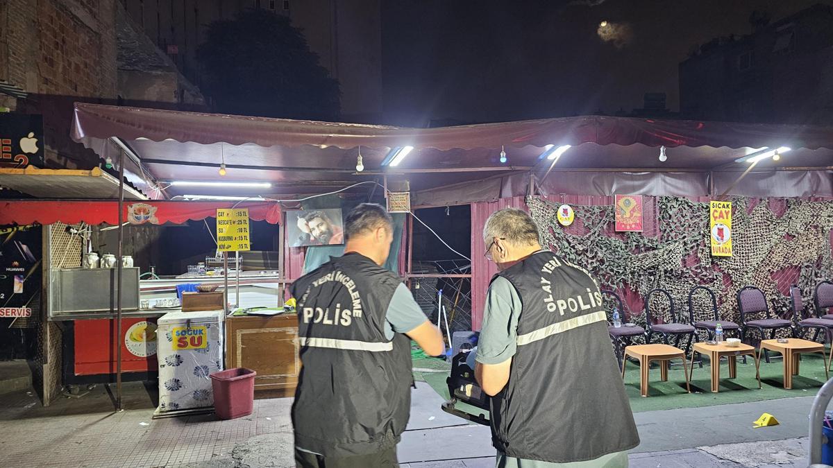 Adana’da çay ocağına silahlı saldırı: 2 yaralı Detaylar…