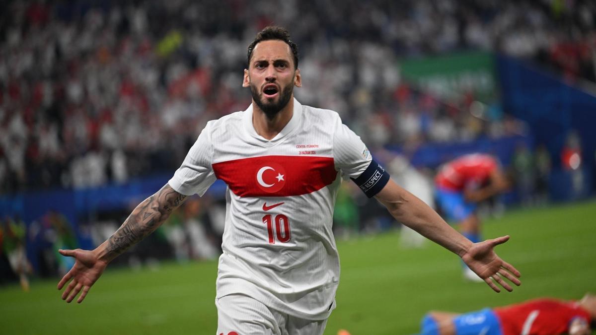 Hakan Çalhanoğlu milli formayla ‘dalya’ diyecek Detaylar…